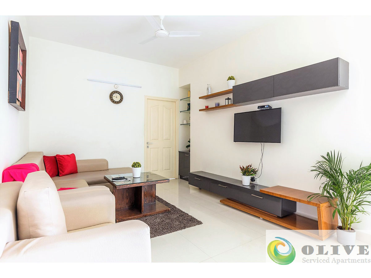 Serviced Apartments Golf Course Road Gurgaon for short/long stay. Book Service apartments near golf course road for rentals. Call now.