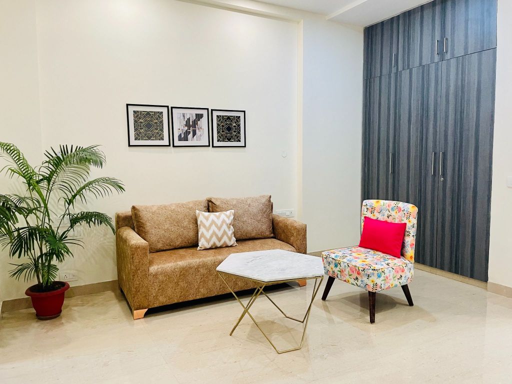 Service apartments Gurgaon- Book Serviced apartments in Gurgaon for monthly rentals with kitchen. Service Apartments DLF Cyber City Gurgaon for short long stay. Rent Serviced Apartments near DLF Cyber City, Cyber Hub. Call +917838881000.